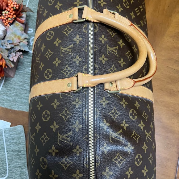 Loui Vuitton Travel Bag - Picture 5 of 11